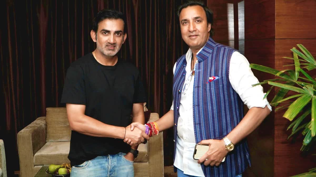 Gautam Gambhir and Venue Director Dr. Sanjay Kapoor