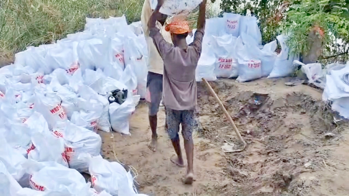 Champaran embankment broke