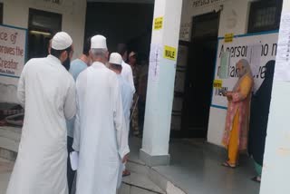 Polling queue up for voting