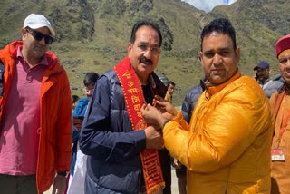 PM Modi's Brother Pankaj Offers Puja At Kedarnath Temple