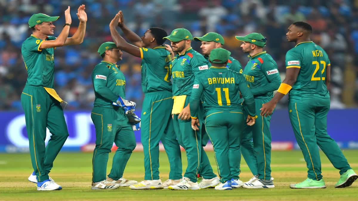 South Africa dominated the tournament with bat, especially when they batted first but had a close encounter with Pakistan and was trounced by minnows Netherlands while chasing. Currently, they are placed second in the points table and have almost confirmed the spot in the semifinal. New Zealand, on the other hand, came after two consecutive defeats including a high-scoring match against Australia and India after giving a terrific fight. Kiwis would look to win this clash and seal their spot in the knockout stage of the tournament.