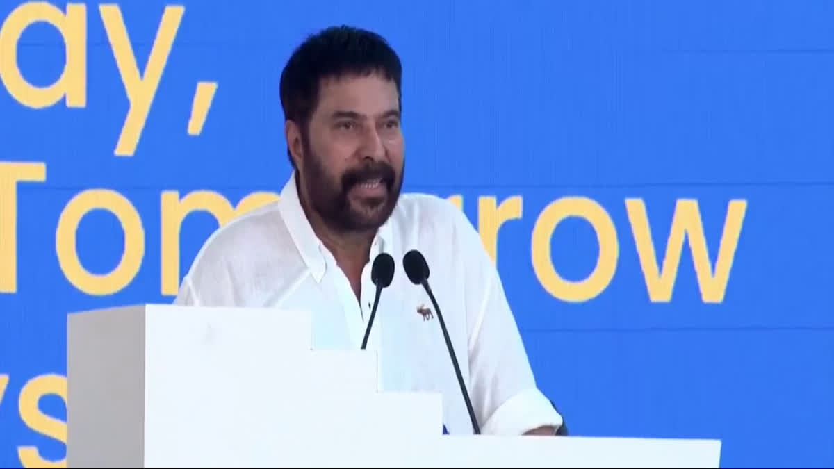 Mammootty speaks in Keraleeyam 2023  Keraleeyam 2023 inaugural session  Mammootty at Keraleeyam 2023  Mammootty at Keraleeyam  Mammootty  മമ്മൂട്ടി  കേരളീയം  കേരളീയം 2023  കേരളീയത്തിന്‍റെ ഉദ്ഘാടന വേദിയില്‍ മമ്മൂട്ടി  Mammootty at the opening stage of Keraleeyam  Mammootty at the inaugural stage of Keraliya