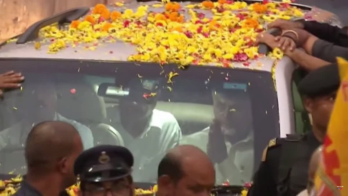 Grand Welcome to Chandrababu in Hyderabad