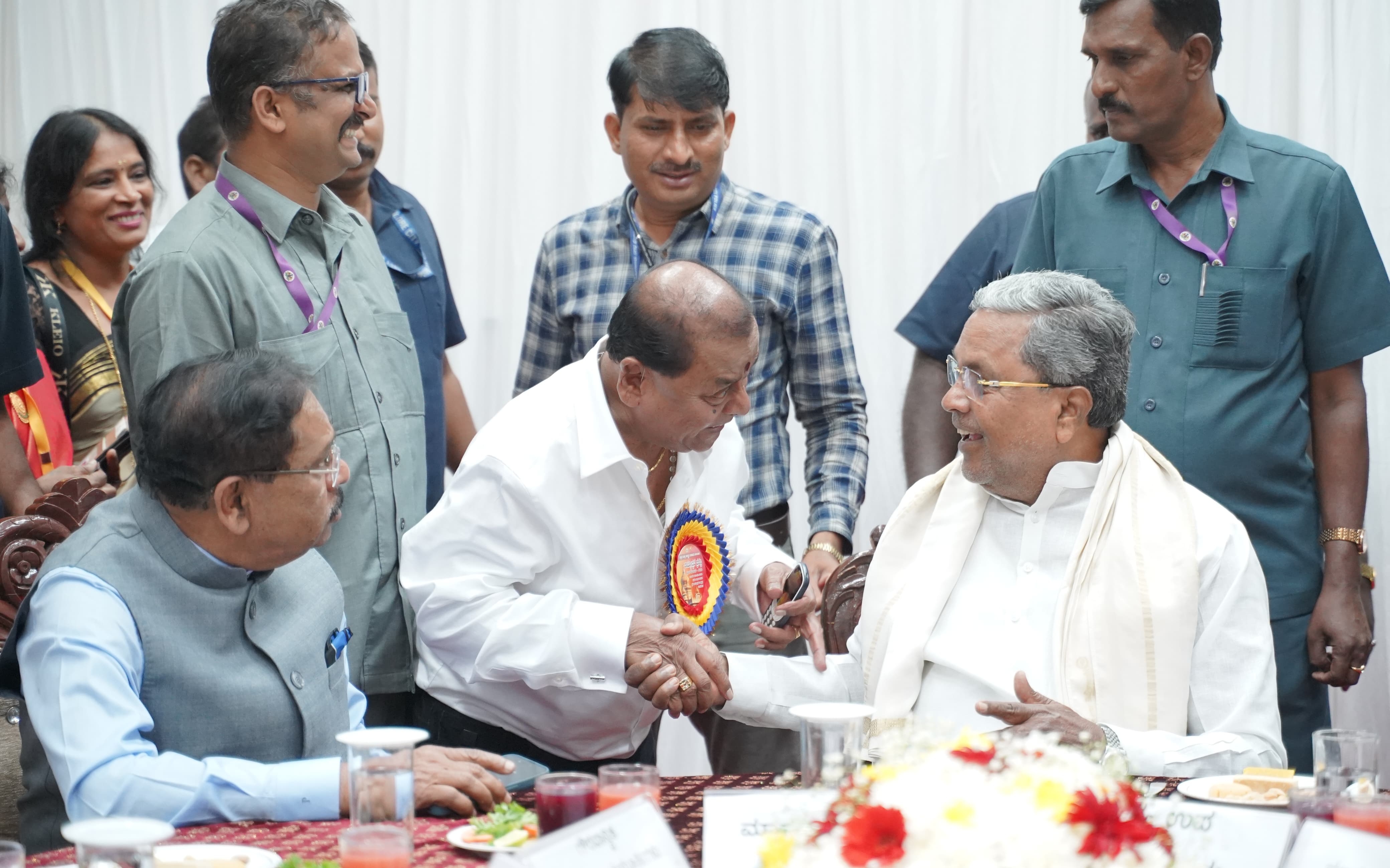 Chief Minister Siddaramaiah with Award winners