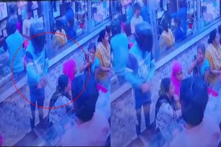 Delhi Jewellery Shop Robbery Viral Video