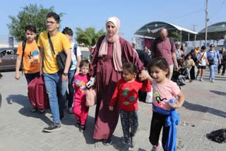 israel-palestine-war-foreigners-leave-gaza-for-egypt-through-rafah-crossing