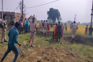 Clash between police villagers in Garhwa