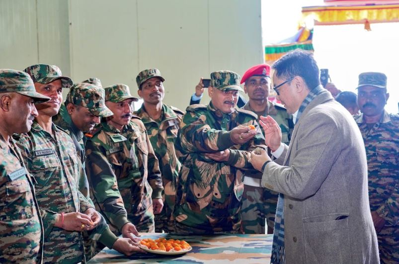 Union Minister Rijiju celebrated Diwali with Indian soldiers