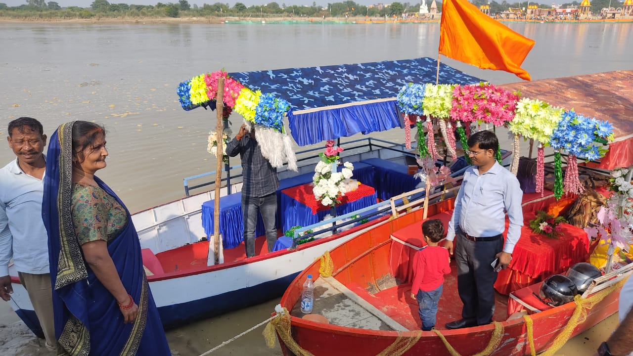 बोटिंग की सुविधा में आ रही अड़चन.