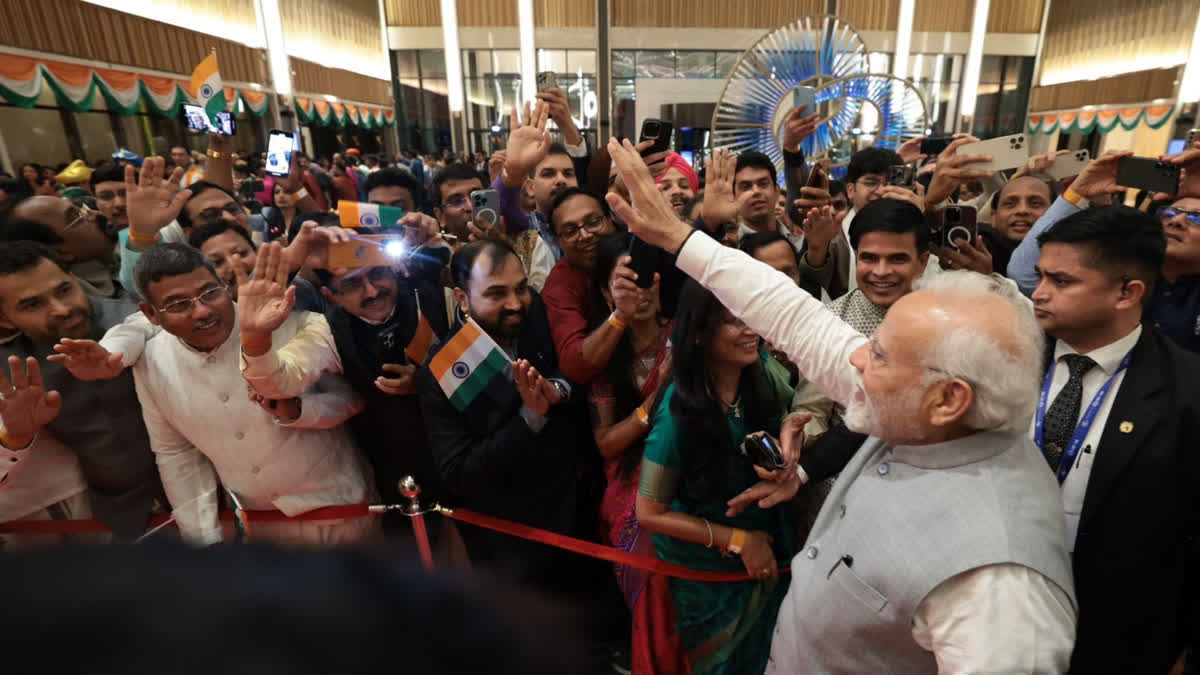 PM Modi arrives in Dubai