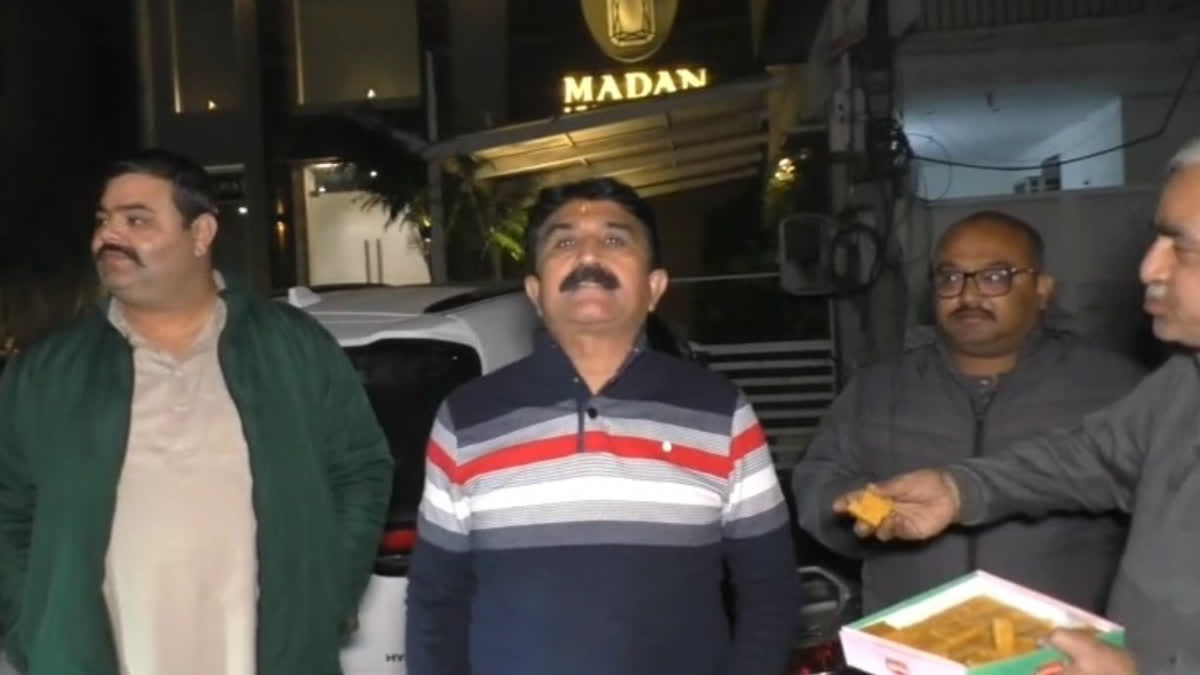 After the encounter with Ludhiana extortionist gangsters, businessmen distributed laddus