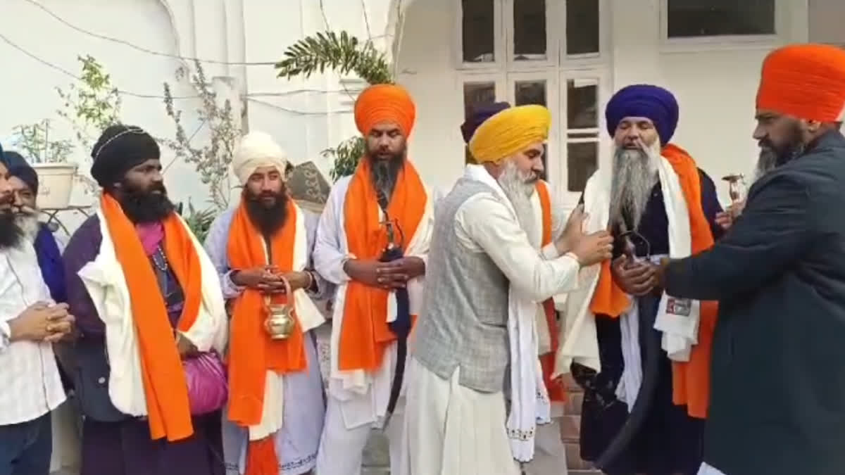 Sikh leaders reached Sri Akal Takht Sahib wearing the attire of someone who impersonated Guru Nanak Dev Ji.