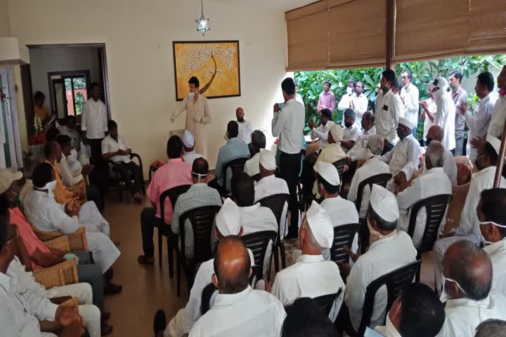 farmers meet to samrajitsinh ghatge