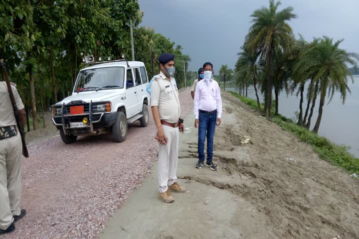 officers inspection burhi gandak river