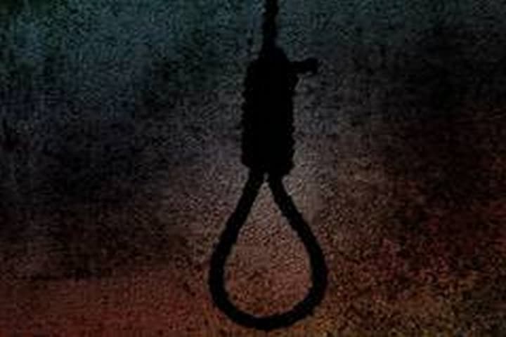 48 year old man commits suicide in Delhi's Mayur Vihar 