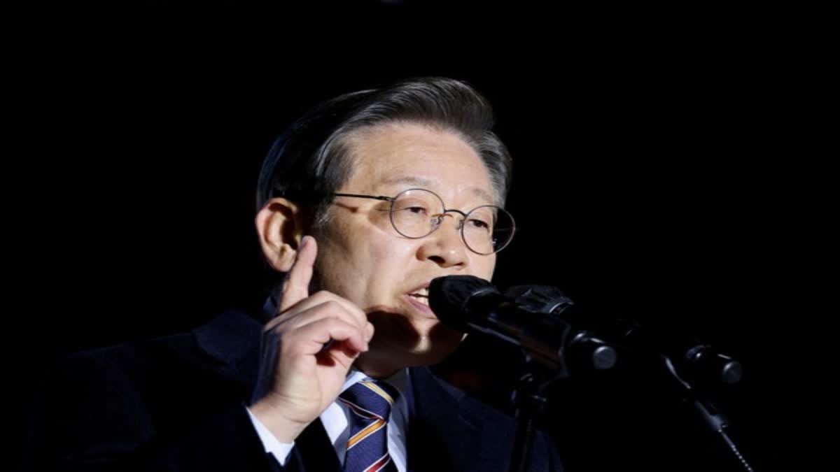 South Korean opposition leader Lee Jae-myung attacked during visit to Busan