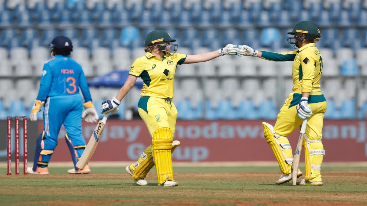 Alyssa Healy and Phoebe Litchfield