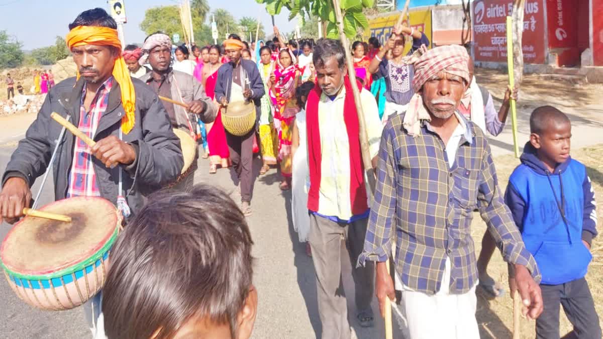 बांका में पुलिस की कार्रवाई के खिलाफ प्रदर्शन