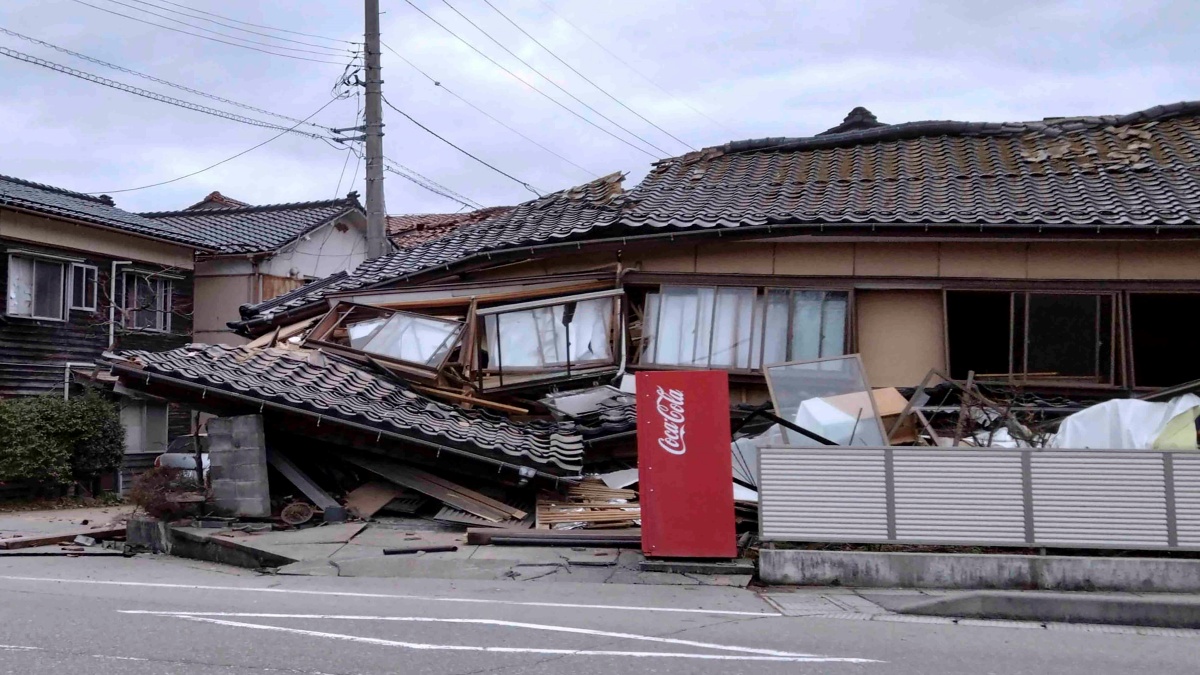 Japan lowers tsunami warning after earthquakes