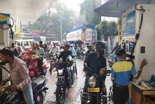 truck drivers strike long queues of vehicles at petrol pumps in pune watch video