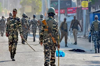 A fresh gunfight started between security forces and suspected militants in Manipur's Moreh on Tuesday after two persons were picked up for allegedly being involved in an attack on police personnel a day before.