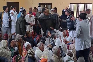 dispute-in-haryana-congress-meeting-in-charkhi-dadri-latest-news