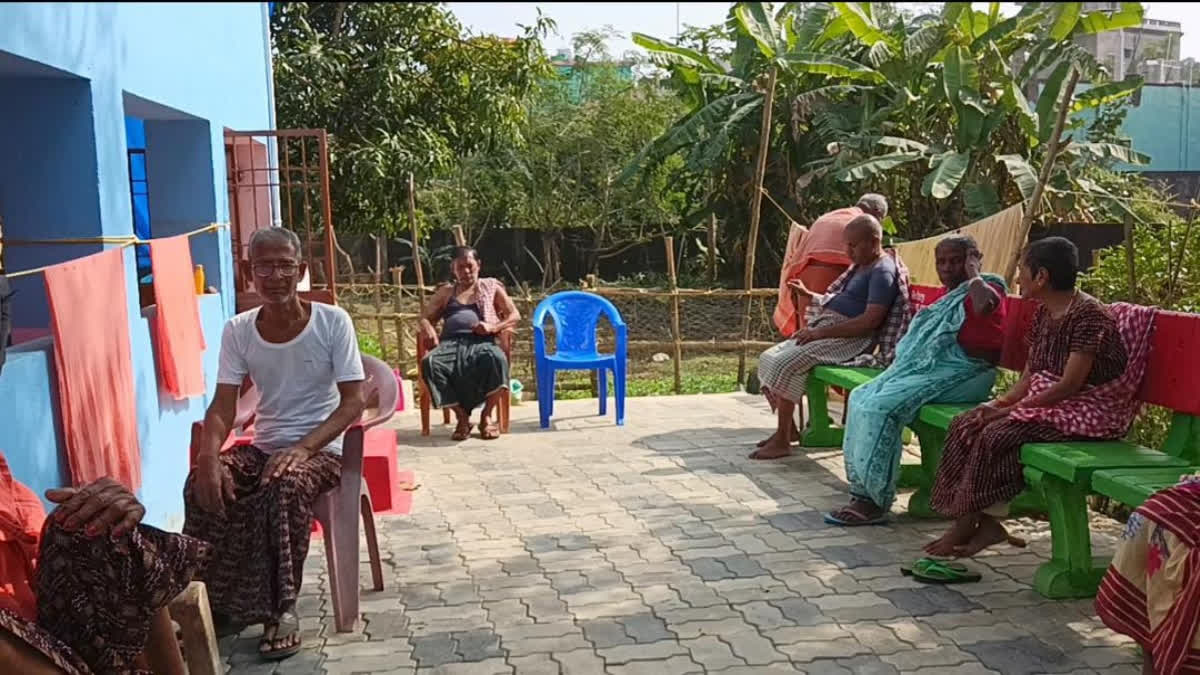 Alone At Old Age Home, Elderly Celebrate New Year in Solitude, Share Stories Of Pain And Longing