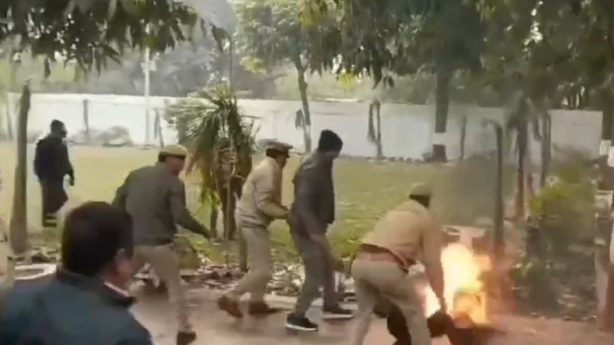 बदायूं में युवक ने SSP ऑफिस के बाहर किया आत्मदाह का प्रयास