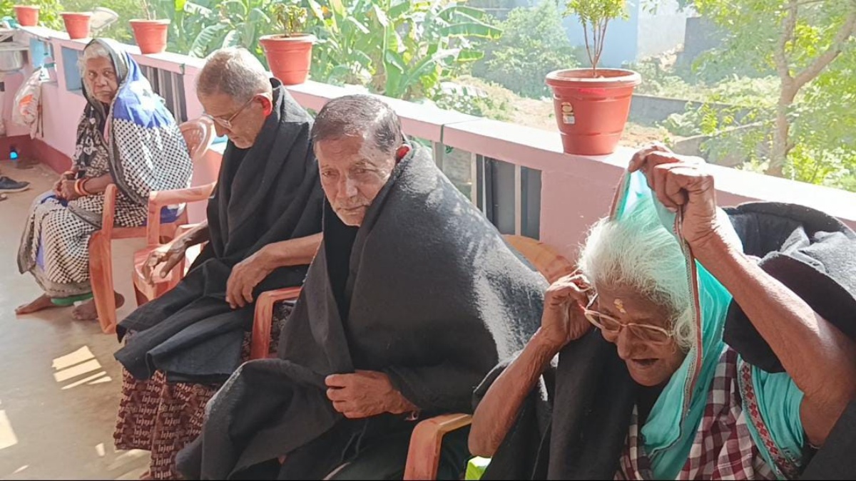 Alone At Old Age Home, Elderly Celebrate New Year in Solitude, Share Stories Of Pain And Longing