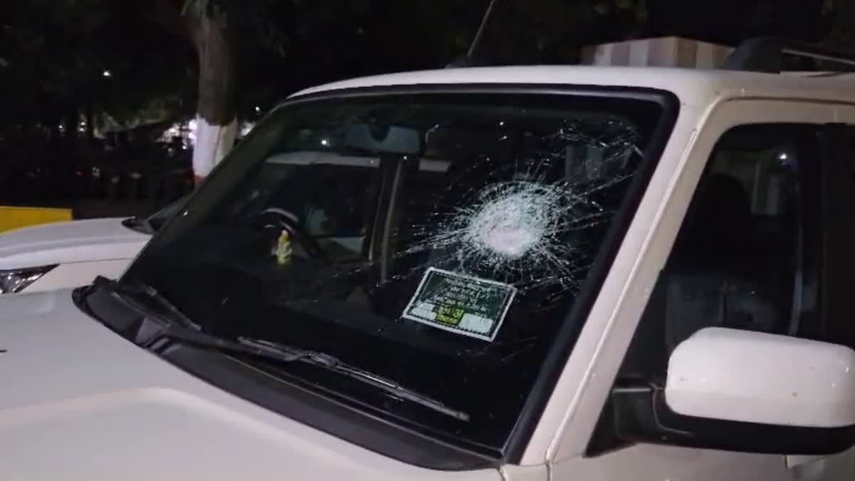 Stone pelting on Dilip Makwana car