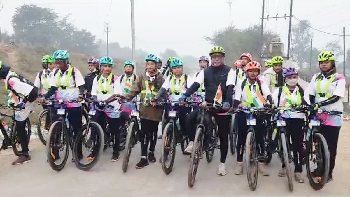 Bicycle girls group of mumbai