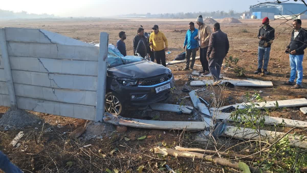 Car crashes in sakariya airstrip