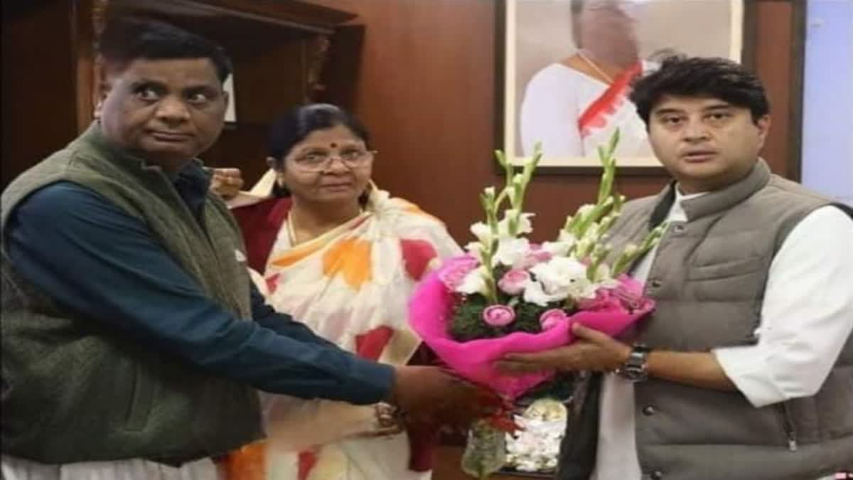 ongress Mayor Meets Scindia