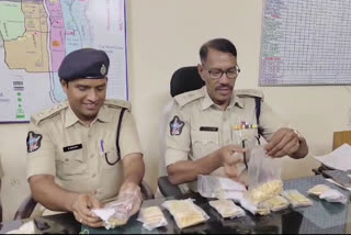 Police seized The Gold was Being Smuggled