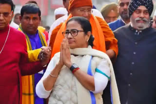 Chief Minister Mamata Banerjee begins dharna in Kolkata, demanding the 'dues' be paid for various social schemes