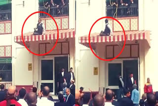 A lawyer jumped from the roof of Patna High Court, got stuck in the balcony, watch the video of the high voltage drama