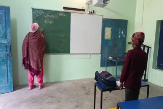 punjab-one-teacher-and-one-student-in-this-government-school-since-last-three-years
