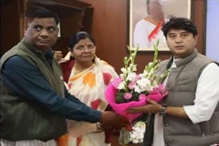 ongress Mayor Meets Scindia