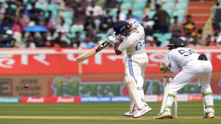 India decided to bat first after winning the toss in the second Test of the ongoing bilateral series and they have included Kuldeep Yadav in the lineup.