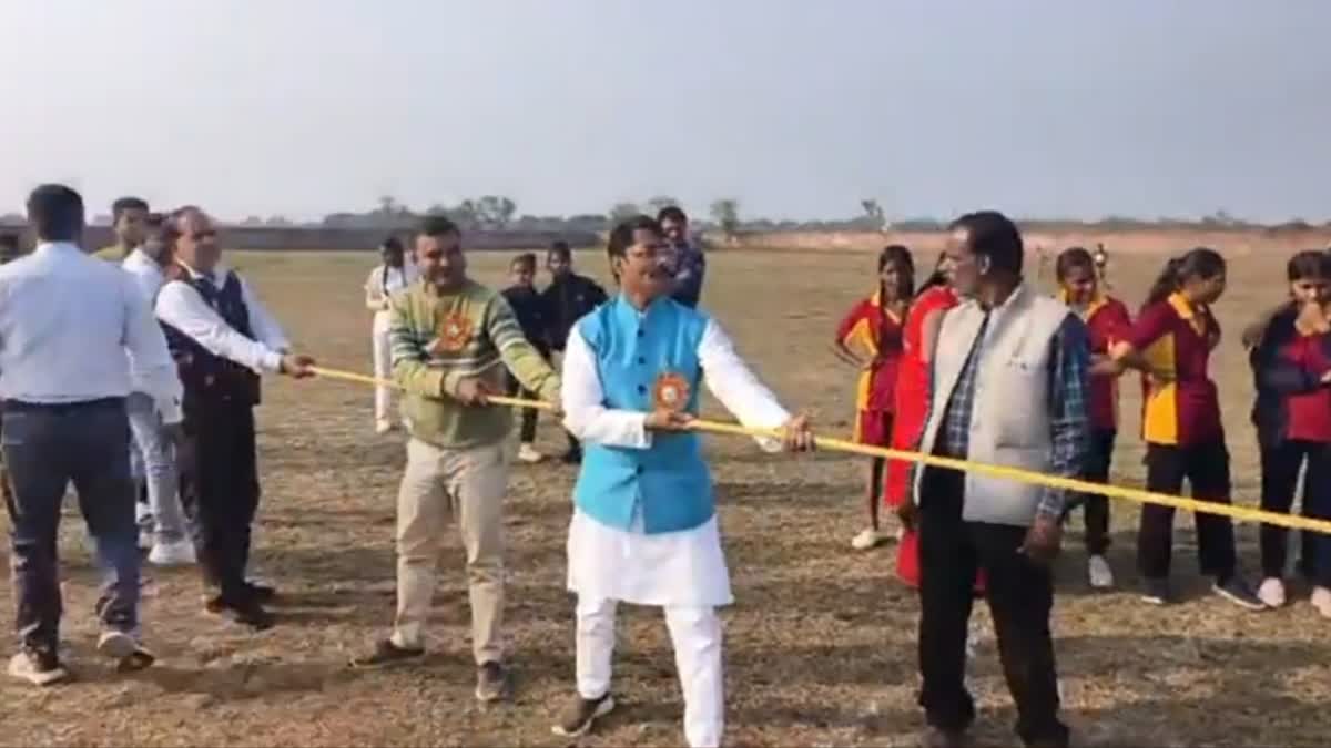 mla-narendra-prajapati-video-goes-viral