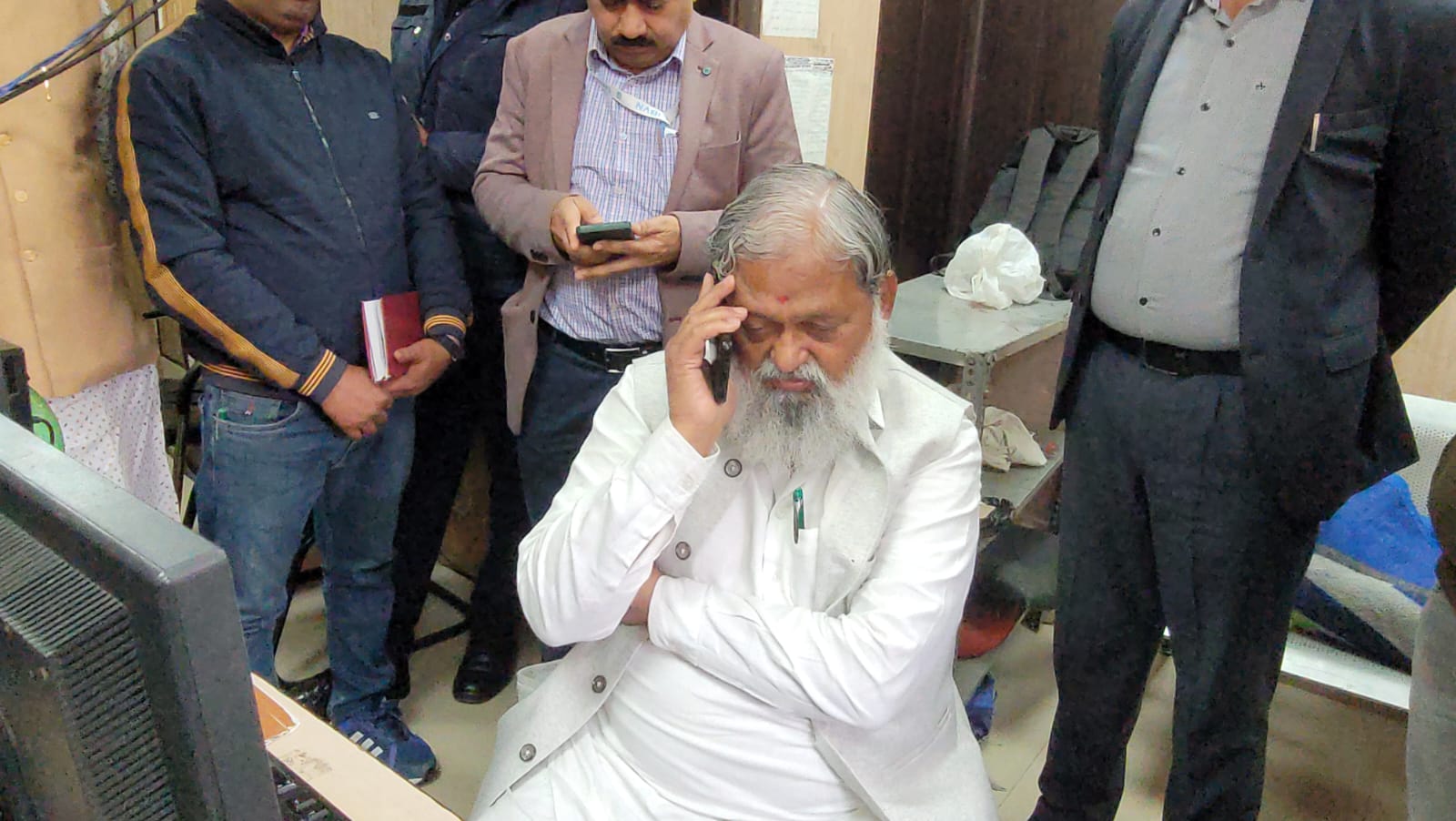 Haryana Minister Anil Vij Raid at Electricity service center in Rohtak