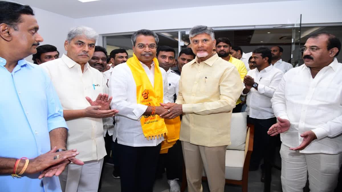 ysrcp_mla_vasantha_krishnaprasad_joined_in_tdp