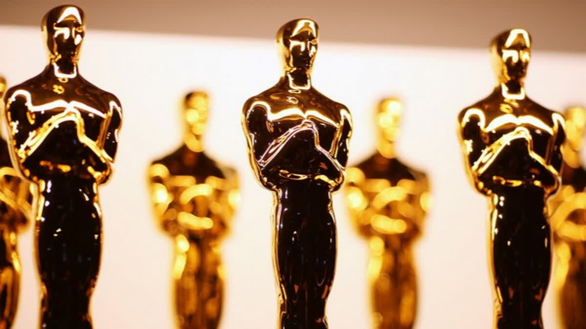 From Announcing Wrong Winner to Actor's Stumble: 5 Most Awkward Oscar Moments