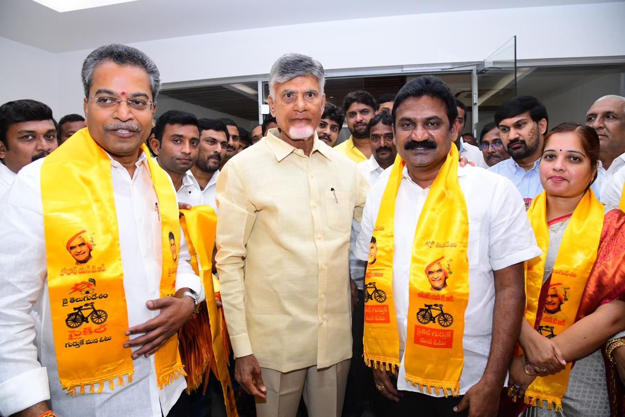 ysrcp_mla_vasantha_krishnaprasad_joined_in_tdp