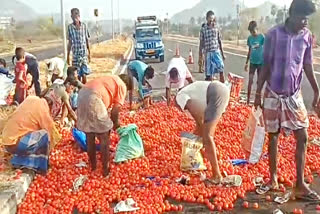 tomato load van accident in Dindigul