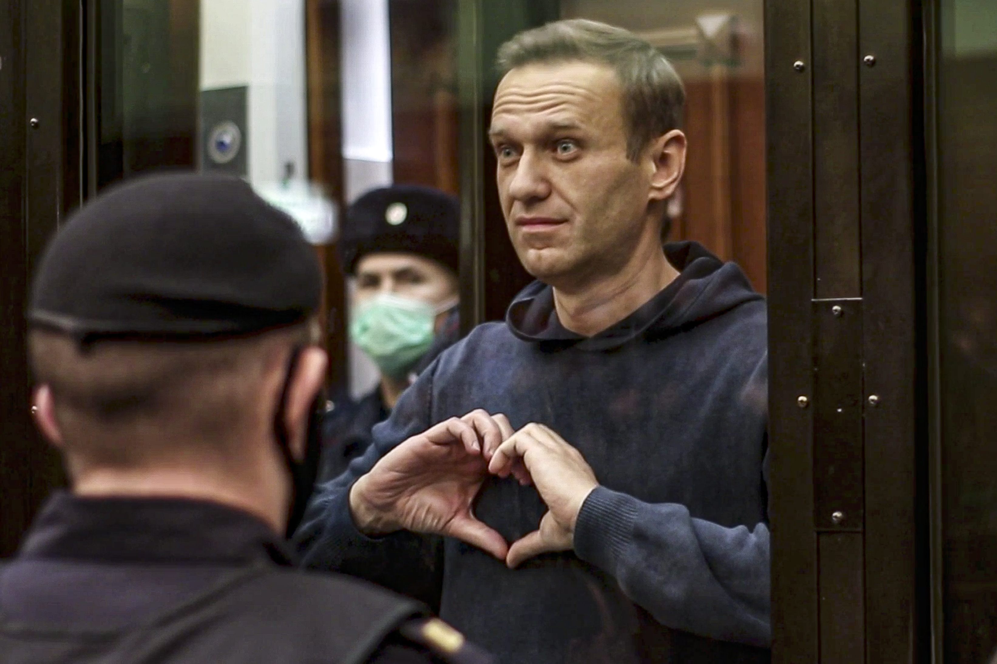 Russians bid farewell to opposition leader Alexei Navalny