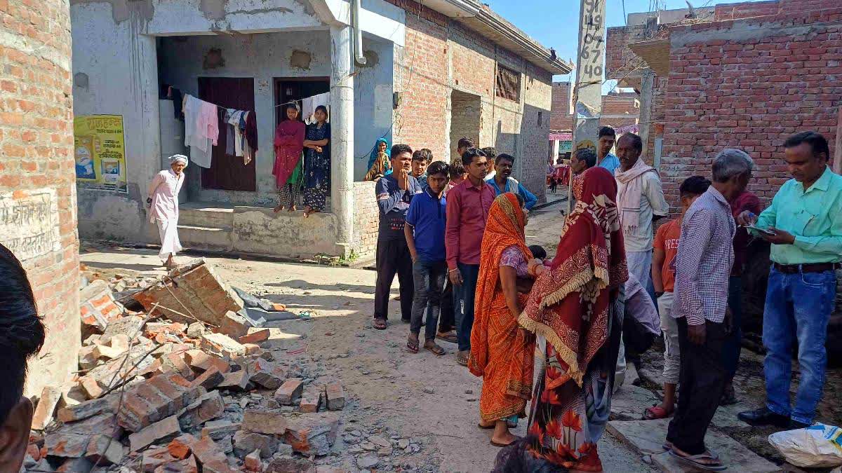 Uttar Pradesh: Portion of Balcony Collapses in Bareilly, 10 Injured