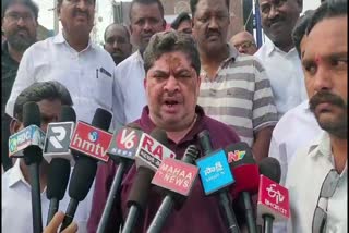 Minister Ponnam Prabhakar Fires On KCR