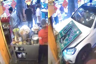 DELHI CAR ACCIDENT  MERCEDES CAR HIT KACHAURI SHOP  SPEEDING CAR RAMMED INTO SHOP  5 INJURED IN CAR ACCIDENT IN DELHI