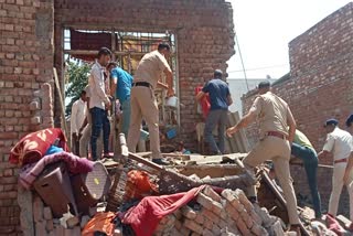 House roof Collapsed in Bhiwani
